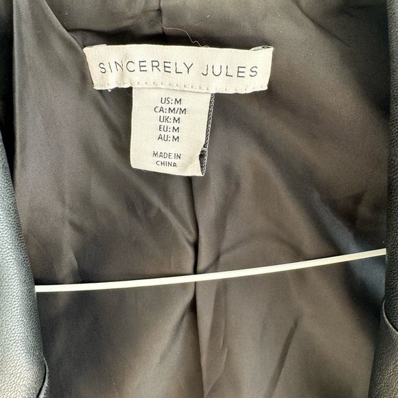 SINCERELY JULES BLACK FAUX FUR VEST - Picture 4 of 4